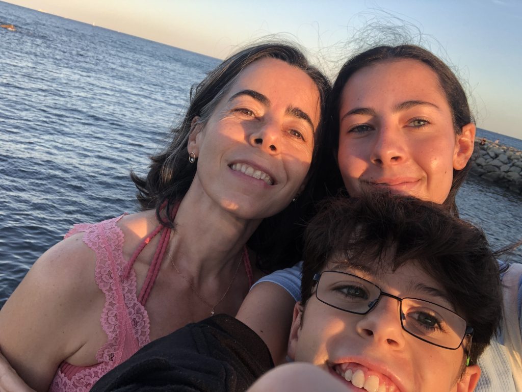 Julia Santafé and her two teenage children